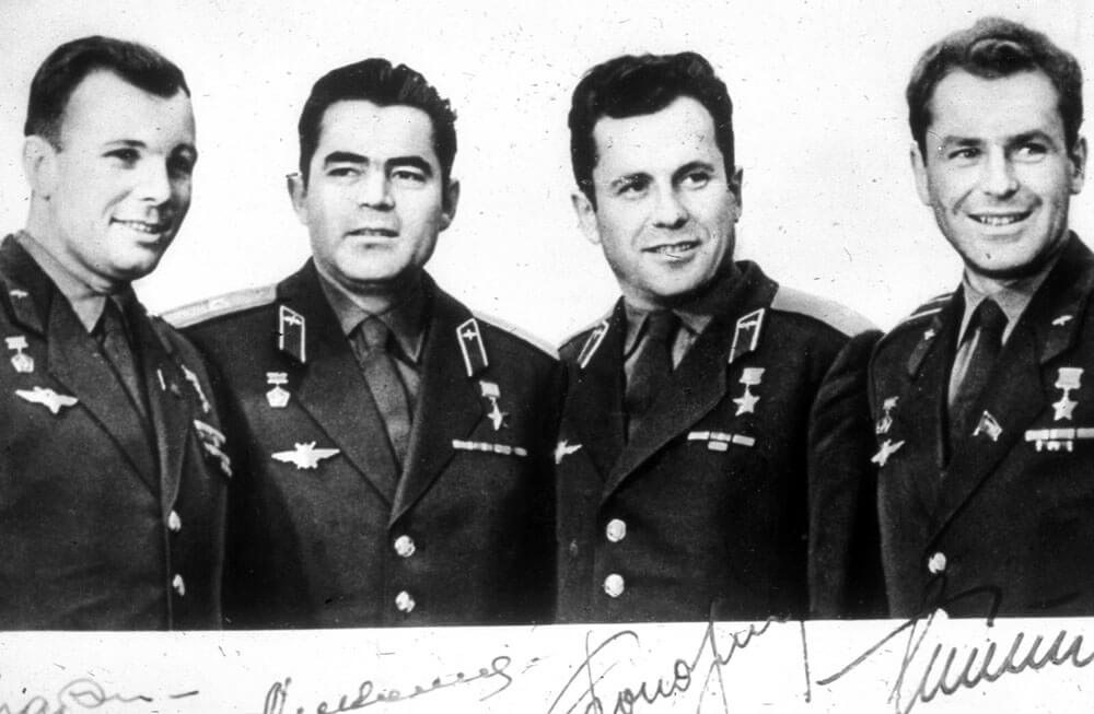 Павел Романович Попович