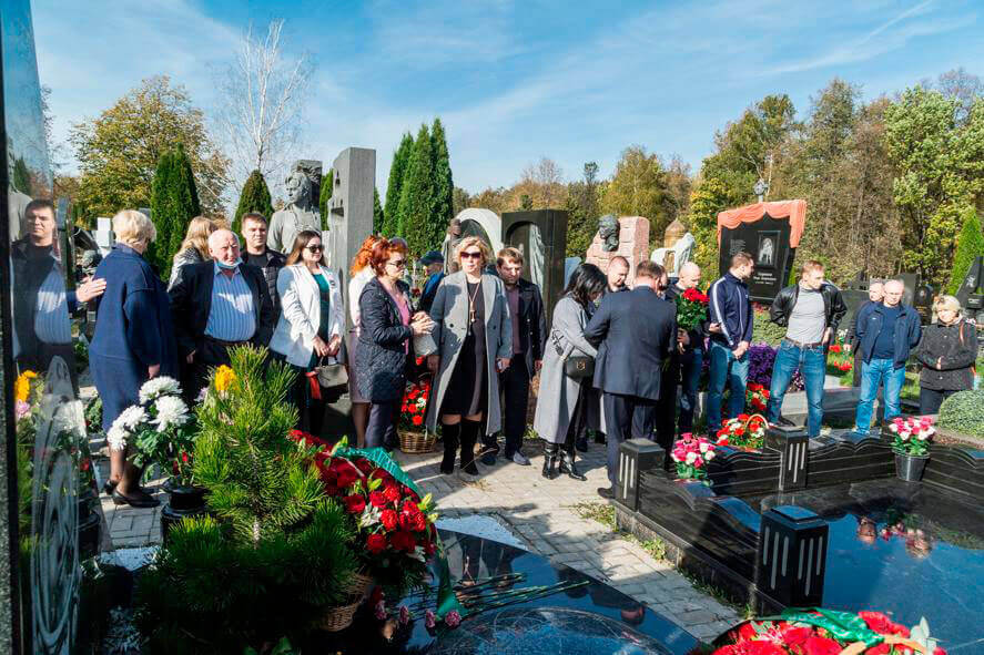 Павел Романович Попович